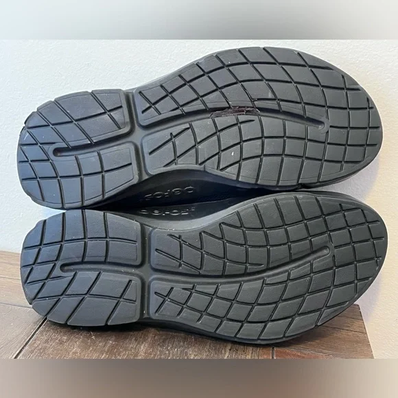 OOFOS Black Slip-On Loafers - Picture 10 of 10